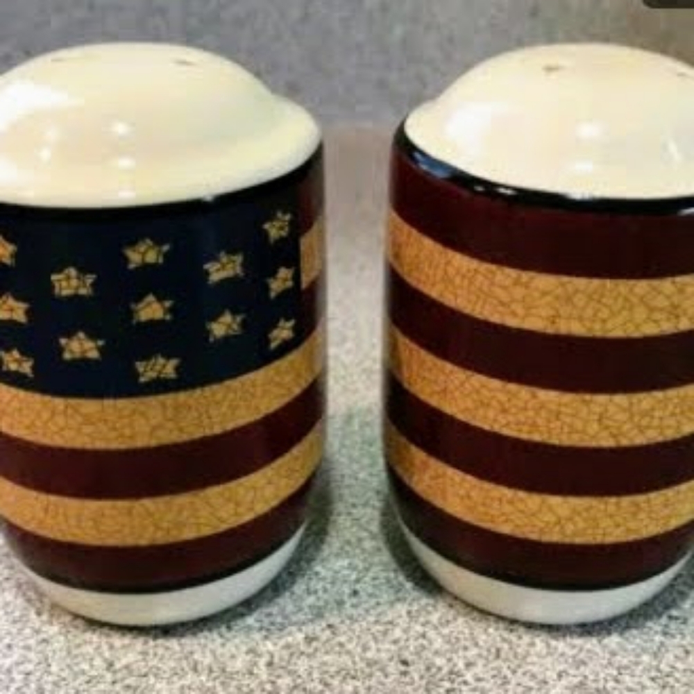 Salt n pepper shaker, napkin holder and canister